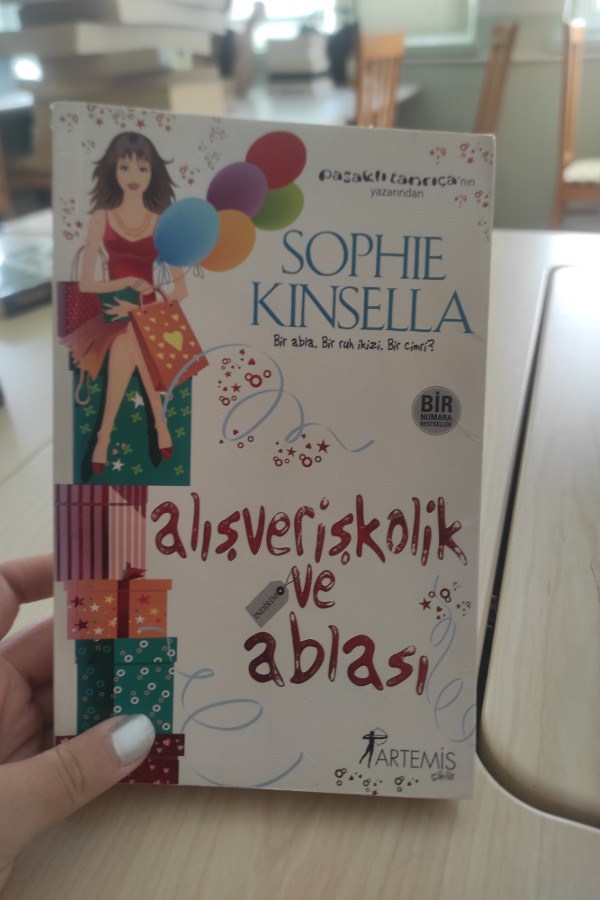 ALIŞVERIŞKOLIK VE ABLASI