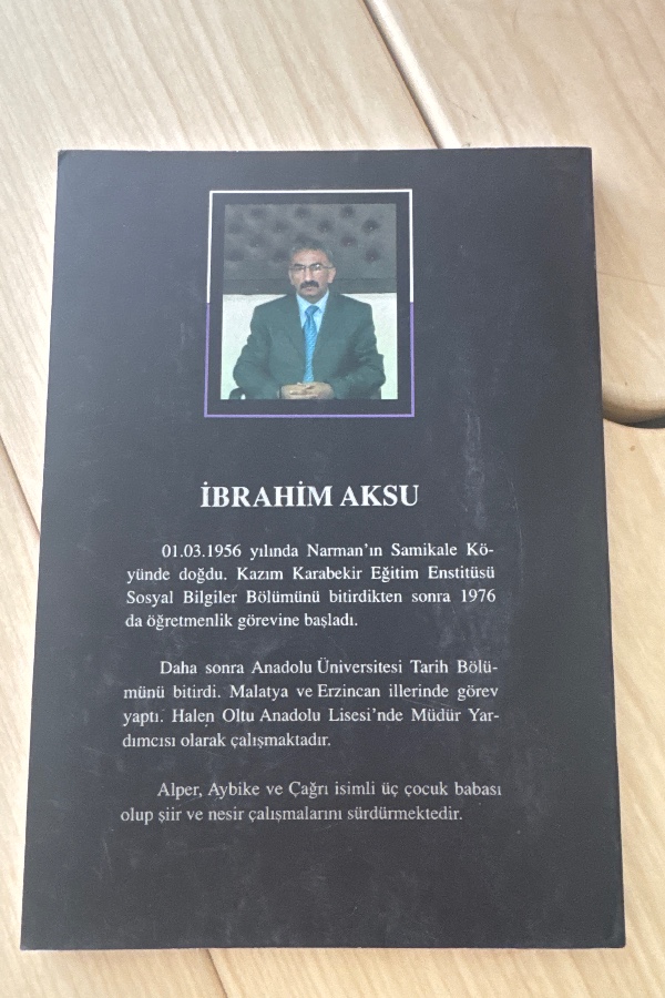 AY ŞAFAĞINDA BIR KELEBEK