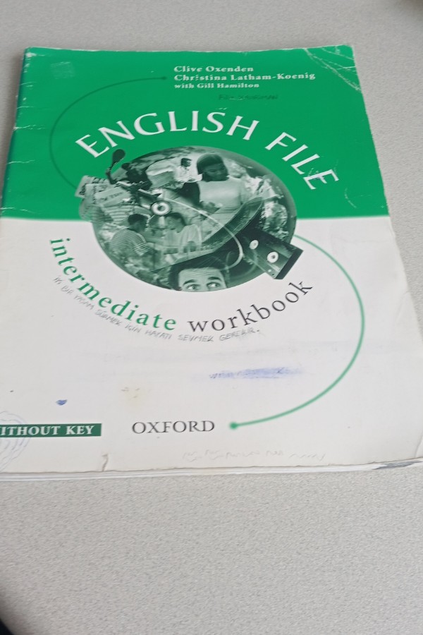 ENGLISH LIFE INTERMEDIATE WORKBOOK
