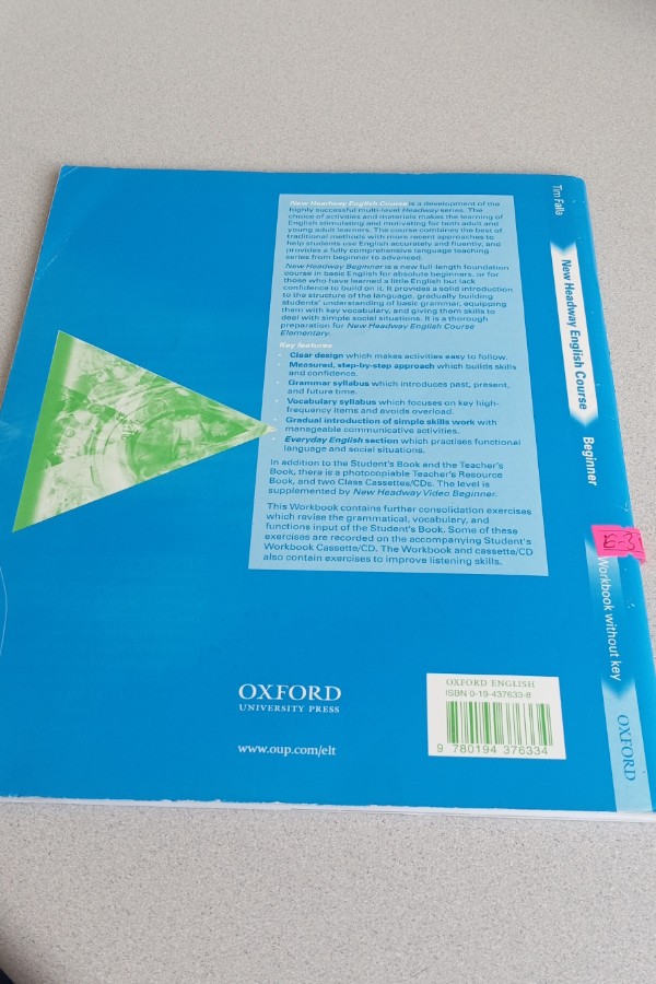 NEW HEADWAY ENGLISH COURSE
