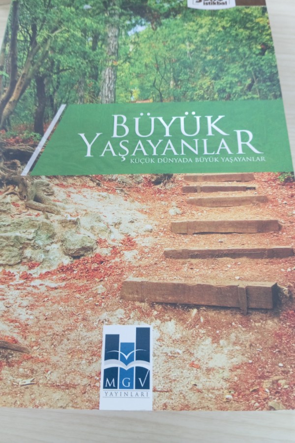 BÜYÜK YAŞAYANLAR KÜÇÜK DÜNYADA BÜYÜK YAŞAYANLAR