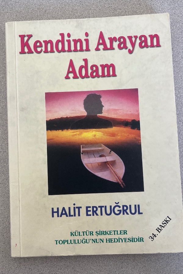 KENDINI ARAYAN ADAM