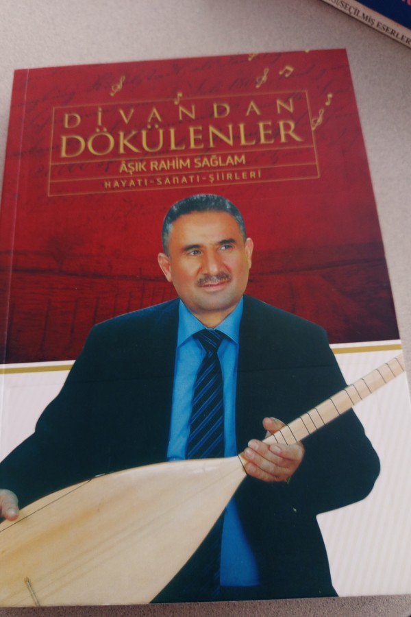 DIVANDAN DÖKÜNTÜLER