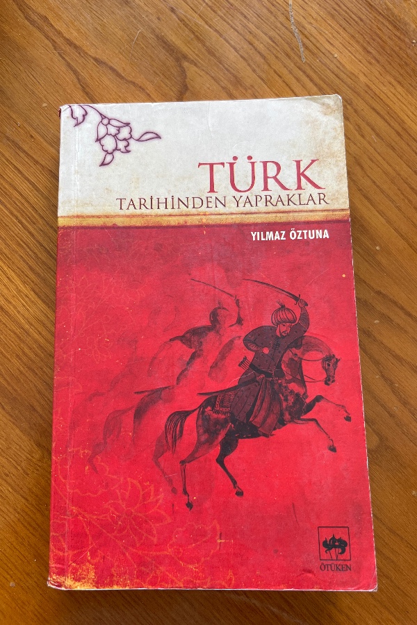 TÜRK TARIHINDEN YAPRAKLAR
